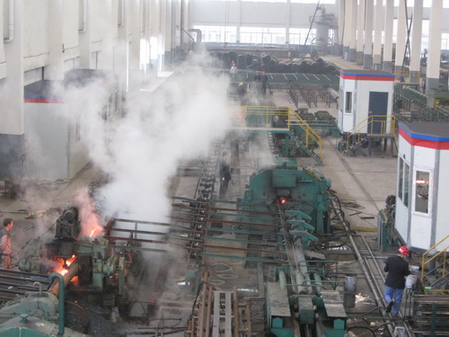 中卫无缝钢管厂家生产车间